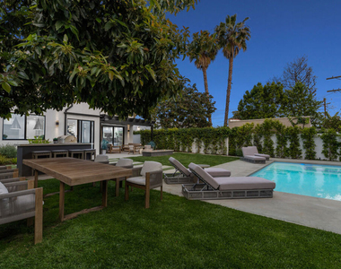 731 N Curson Avenue - Photo Thumbnail 3