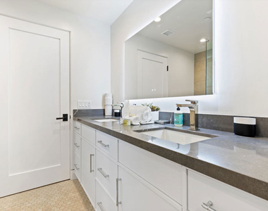 731 N Curson Avenue - Photo Thumbnail 39