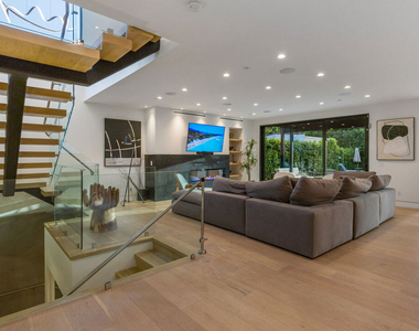 731 N Curson Avenue - Photo Thumbnail 14