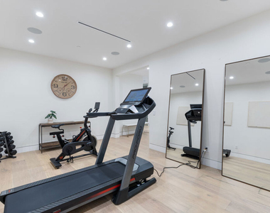 731 N Curson Avenue - Photo Thumbnail 56