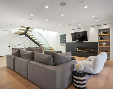 731 N Curson Avenue - Photo Thumbnail 15