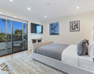 731 N Curson Avenue - Photo Thumbnail 43