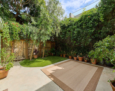 820 Crestmoore Place - Photo Thumbnail 22