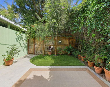 820 Crestmoore Place - Photo Thumbnail 23
