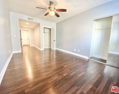 1135 Rexford Dr - Photo Thumbnail 10