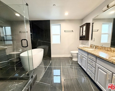 1135 Rexford Dr - Photo Thumbnail 21