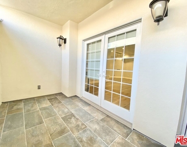 1135 Rexford Dr - Photo Thumbnail 9