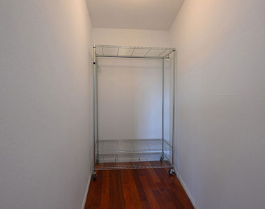 100 S Doheny Drive - Photo Thumbnail 16
