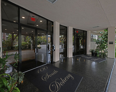 100 S Doheny Drive - Photo Thumbnail 22