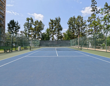 100 S Doheny Drive - Photo Thumbnail 21