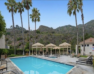 718 Palisades Drive - Photo Thumbnail 10
