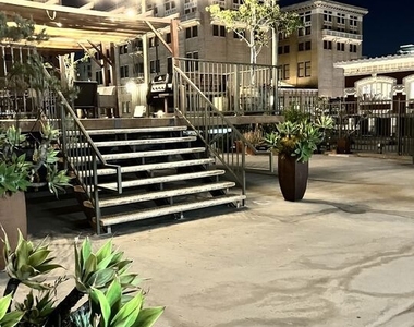 711 S Olive Street - Photo Thumbnail 7