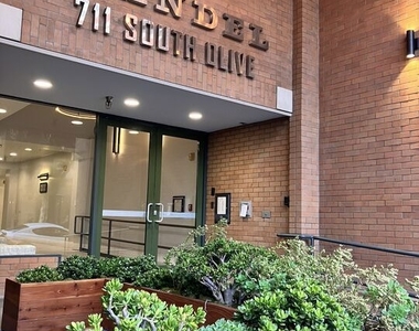 711 S Olive Street - Photo Thumbnail 5
