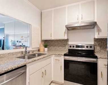10751 Wilshire Boulevard - Photo Thumbnail 3