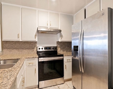 10751 Wilshire Boulevard - Photo Thumbnail 2