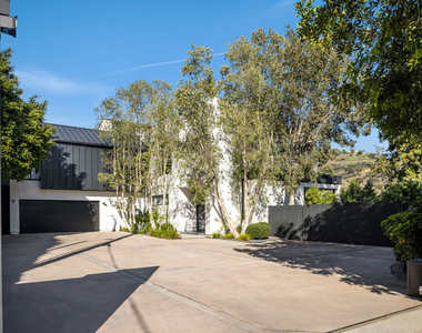 8080 Laurel View Drive - Photo Thumbnail 1