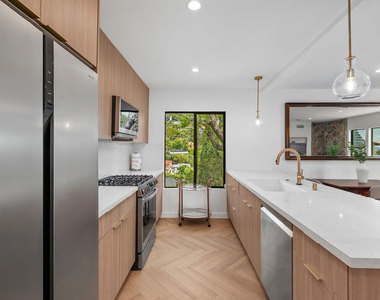 2045 Paramount Drive - Photo Thumbnail 9