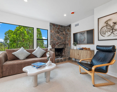 2045 Paramount Drive - Photo Thumbnail 7