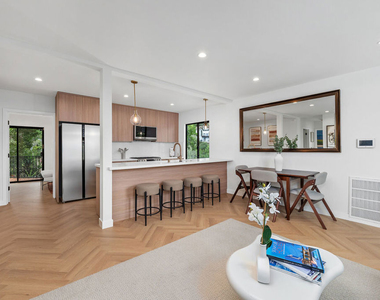 2045 Paramount Drive - Photo Thumbnail 6