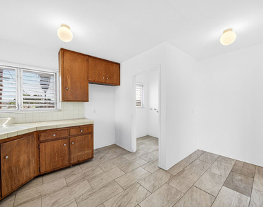 304 E 95th Street - Photo Thumbnail 4