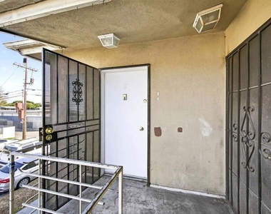 304 E 95th Street - Photo Thumbnail 7