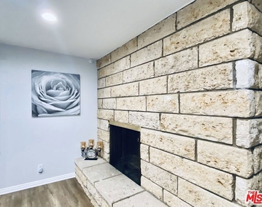 5904 Laramie Avenue - Photo Thumbnail 6