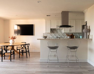 100 S Doheny Drive - Photo Thumbnail 7