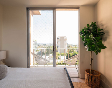 100 S Doheny Drive - Photo Thumbnail 10