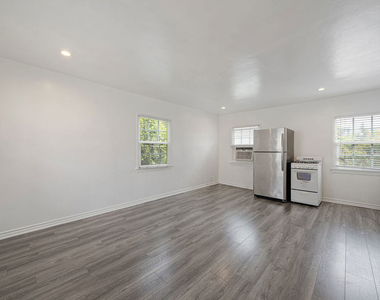 1238 S Beverly Glen Boulevard - Photo Thumbnail 8