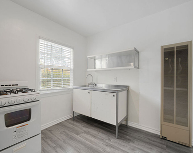 1238 S Beverly Glen Boulevard - Photo Thumbnail 9