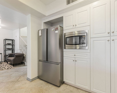 13031 Villosa Place - Photo Thumbnail 6