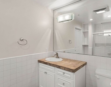 10616 Kinnard Avenue - Photo Thumbnail 12