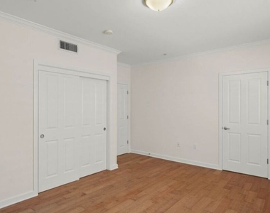 10616 Kinnard Avenue - Photo Thumbnail 18