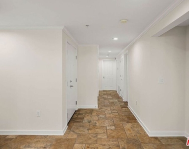 10616 Kinnard Avenue - Photo Thumbnail 15