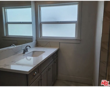 119 S Westmoreland Avenue - Photo Thumbnail 11