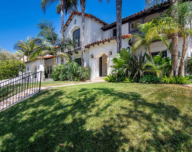 450 N Orange Drive - Photo Thumbnail 4