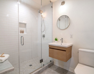 450 N Orange Drive - Photo Thumbnail 32