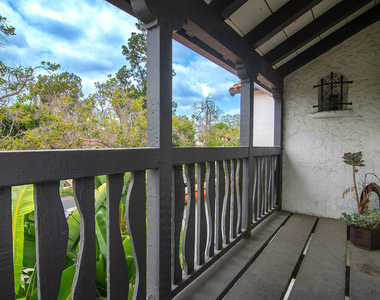 450 N Orange Drive - Photo Thumbnail 16