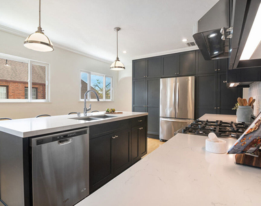 450 N Orange Drive - Photo Thumbnail 21