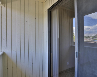2820 N Arcadia Court - Photo Thumbnail 18