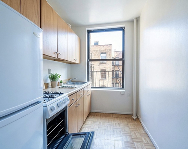 East 89th Street - Photo Thumbnail 1