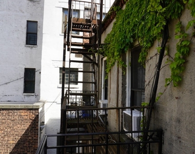 East 10th Street - Photo Thumbnail 10