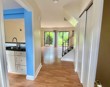 59 Hudson Heights Drive - Photo Thumbnail 4