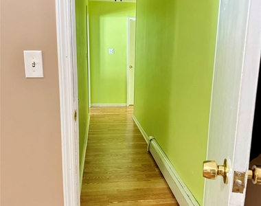 16 Greenway Circle - Photo Thumbnail 12
