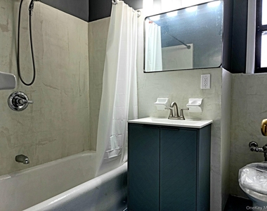 1 Broad Parkway - Photo Thumbnail 14