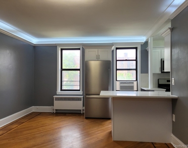 1 Broad Parkway - Photo Thumbnail 11