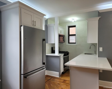 1 Broad Parkway - Photo Thumbnail 6