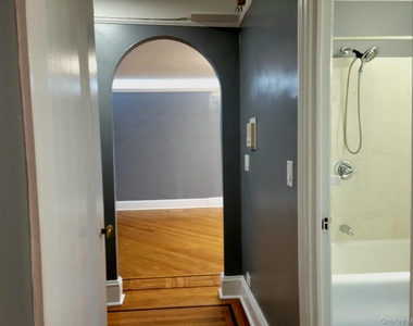 1 Broad Parkway - Photo Thumbnail 1