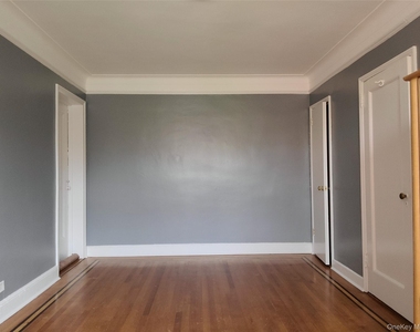 1 Broad Parkway - Photo Thumbnail 15