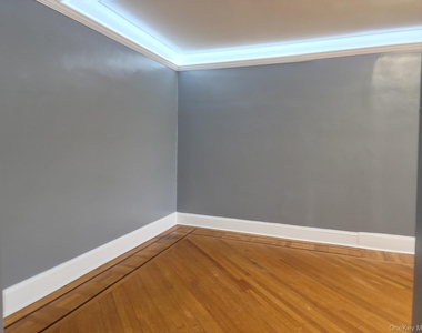 1 Broad Parkway - Photo Thumbnail 2